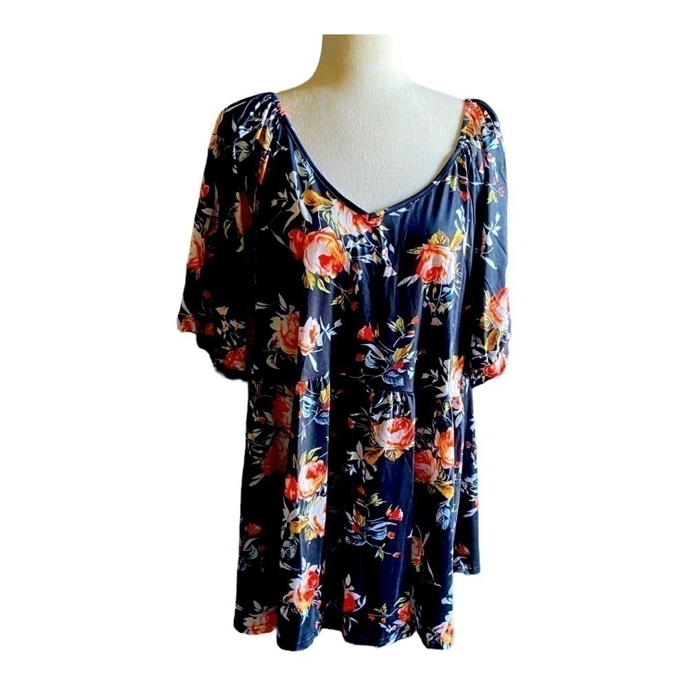 BOUTIQUE-BLACK FLORAL BABYDOLL TOP-SIZE 3X